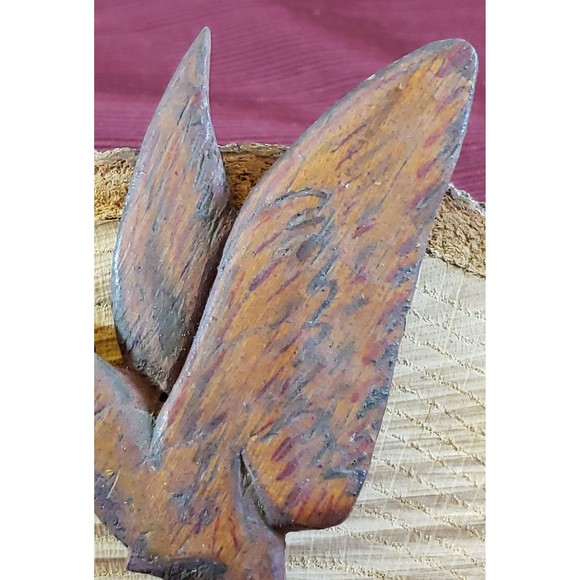 Vintage Unsigned Hand Carved, Hand Painted Wood Bird In Flight Pin/Brooch - Picture 9 of 10